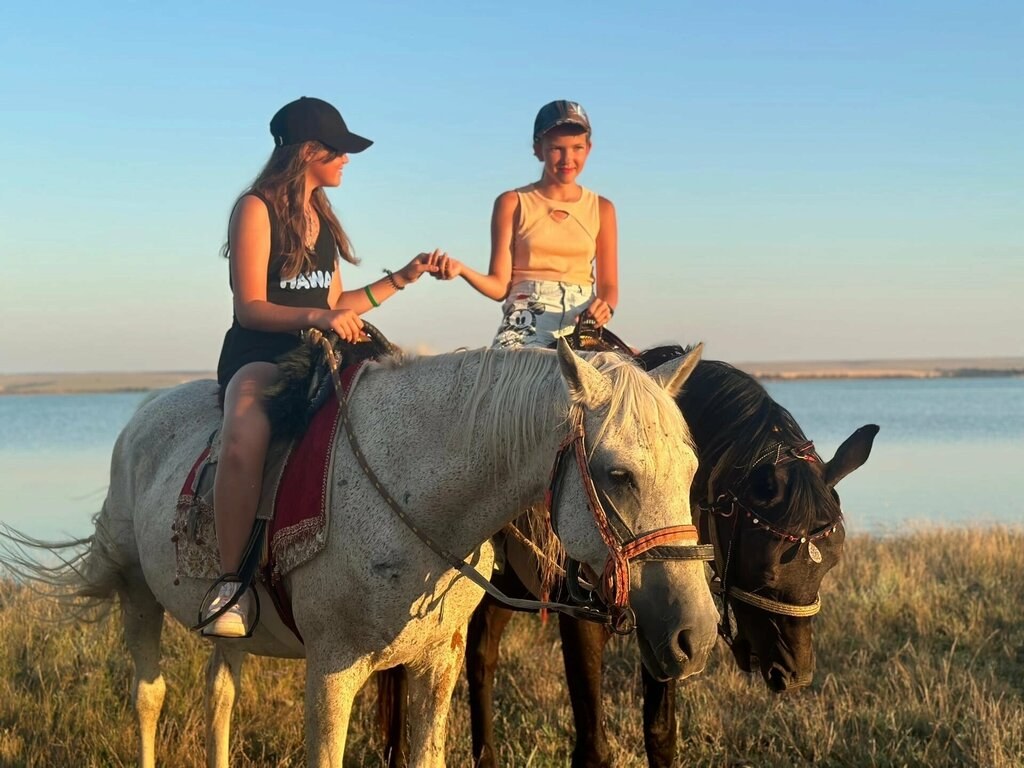 Конные прогулки, клуб «Афина»