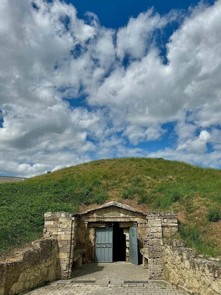 Мелек-Чесменский курган